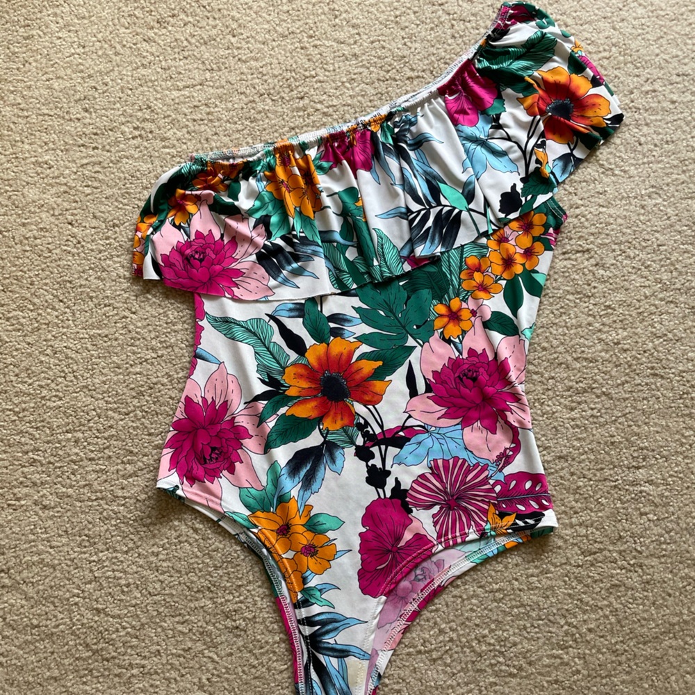 Fashion nova bodysuit, size medium
